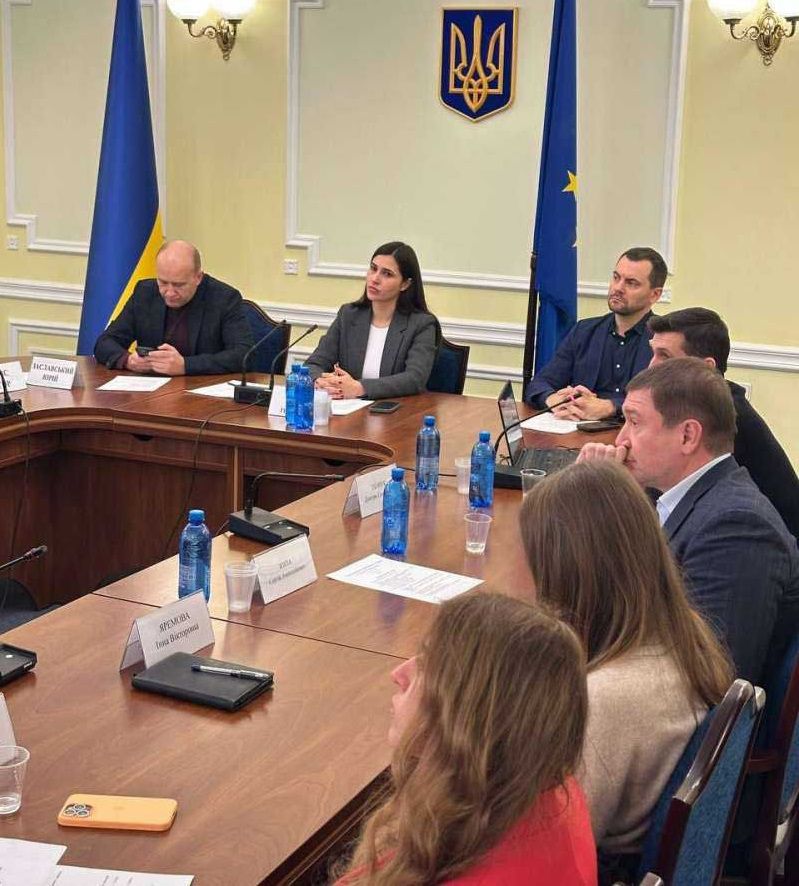 Квіти «під прикриттям»: держава втратила 600 мільйонів гривень за три роки через тіньовий імпорт троянд